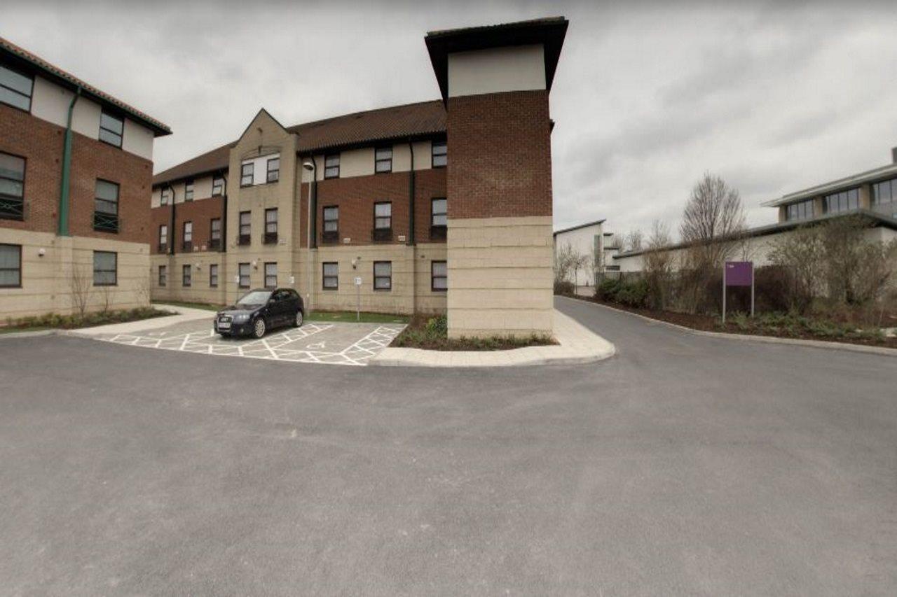 Premier Inn Oxford Exterior photo